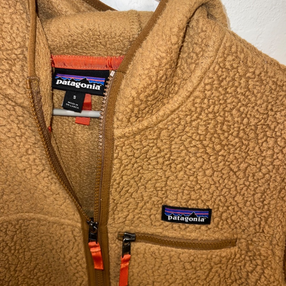 Patagonia Teddy Jacket in Caramel Brown with Orange Accents - Picture 3 of 4